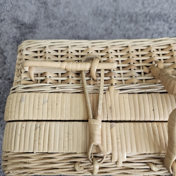 Vintage "Out to Lunch" Wicker Picnic Basket - Picture 7 of 10